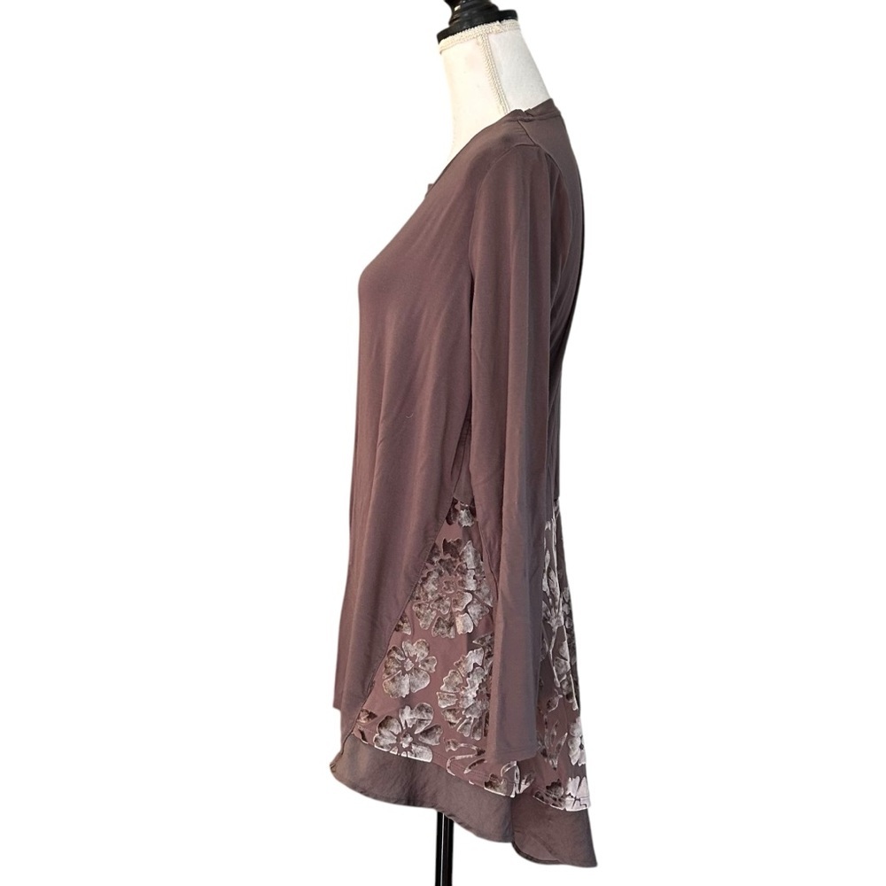 LOGO by Lori Goldstein Rayon Top with Burnout Velvet &‎ Satin Women’s SZ Medium - Picture 2 of 7